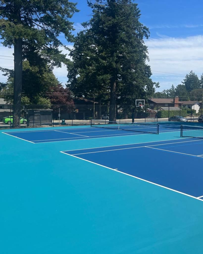 tennis-court-and-basketball-court-for-sooke-school-district-victoria-playco